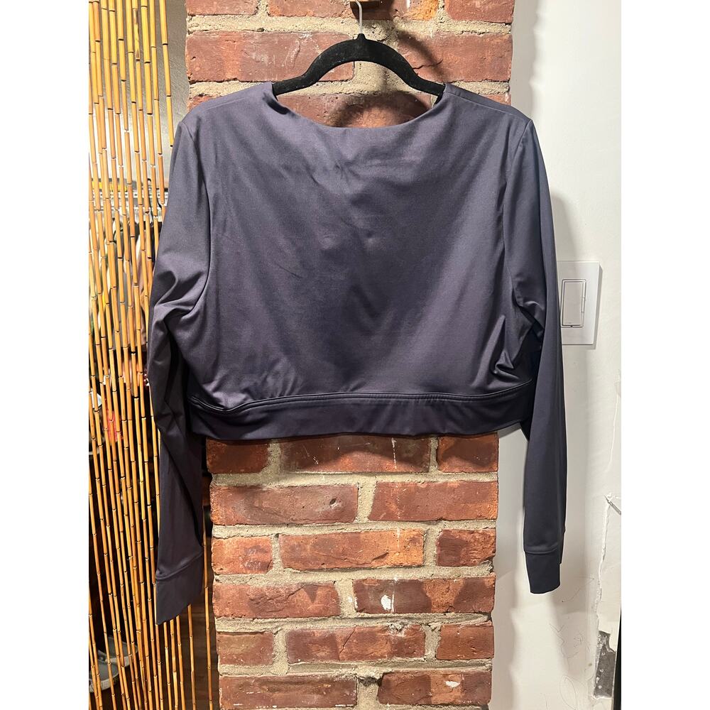 Banana Republic Long Sleeve Cropped Athletic Top Quick Dry Gray XL - Picture 2 of 4
